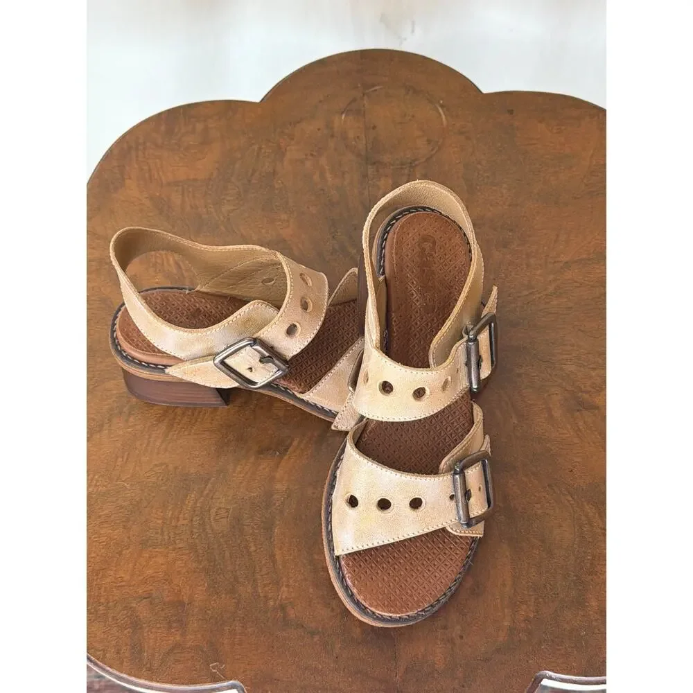 NIB Casta Taupe / Pistachio Leather Strappy Sandal PORTUGAL #0592 SZ 40
